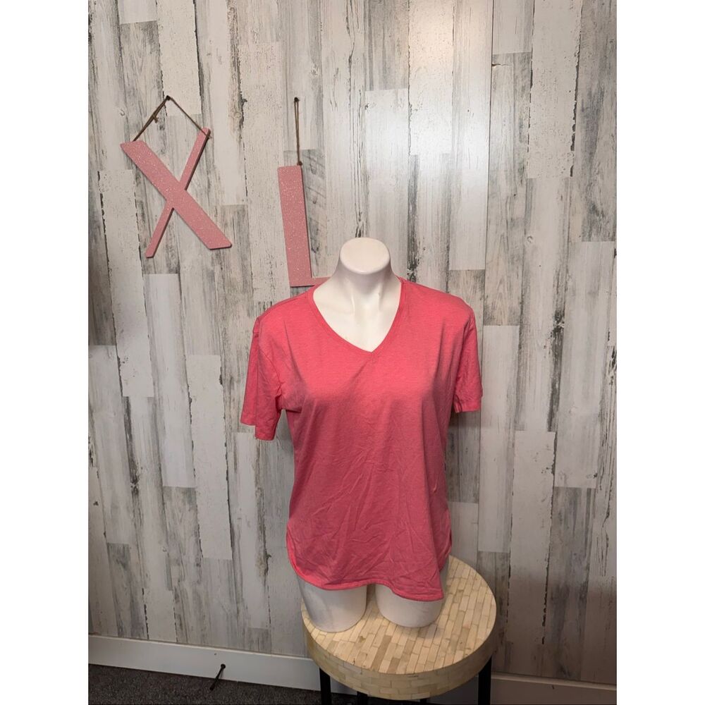 Game Time Solid Coral Pink V-Neck T-Shirt Womens Size 1X Short Sleeve Tee